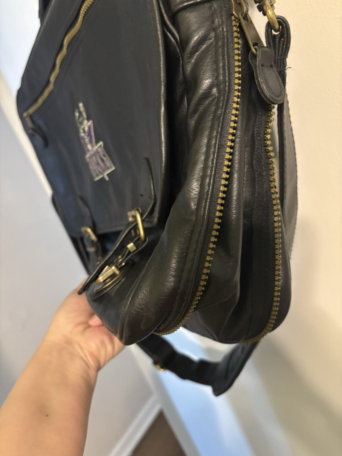 Milwaukee Bucks Messenger Laptop Bag Leather Expandable- Rare!!