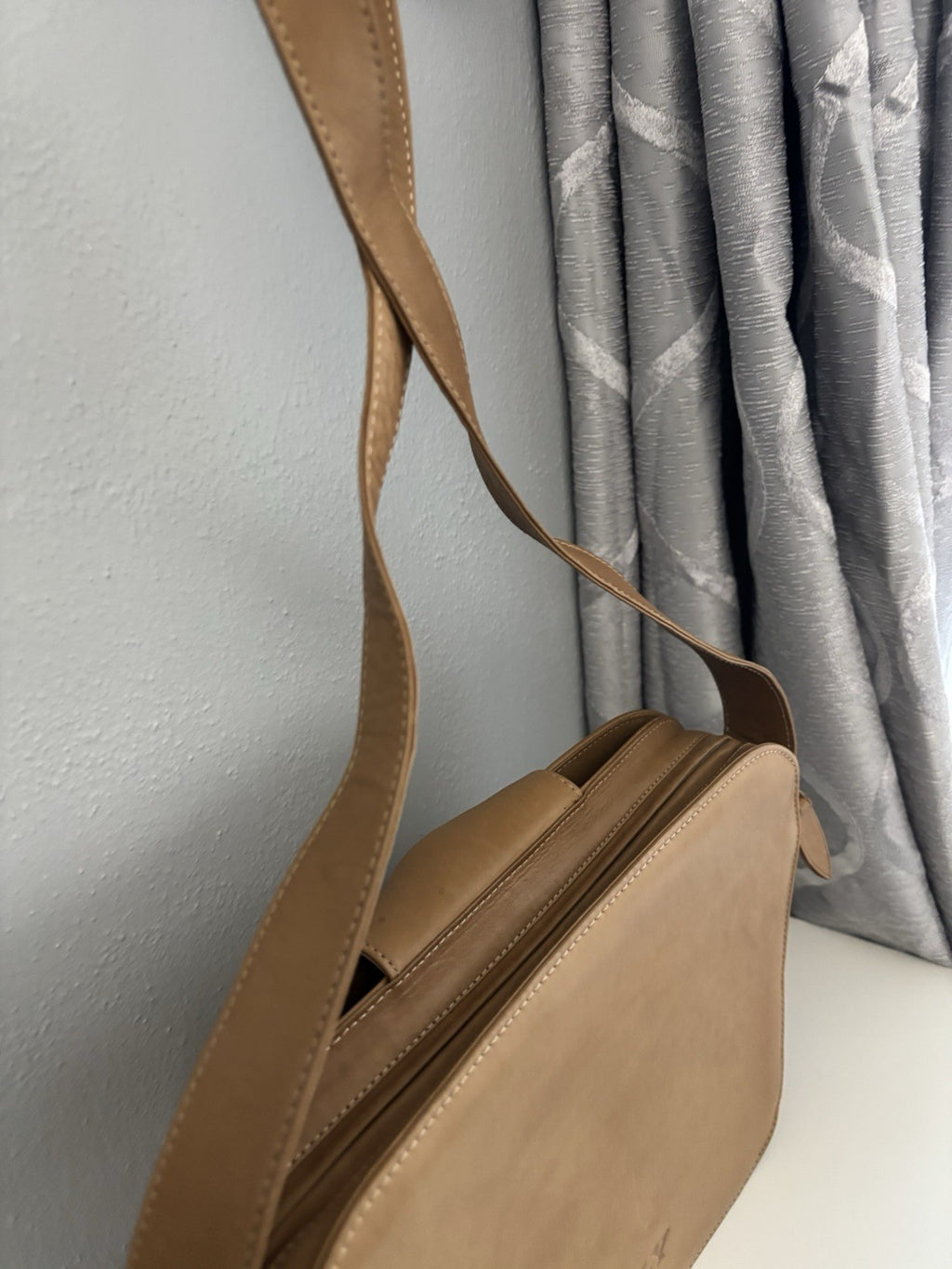 Bally Tan ALL Leather Bag GORGEOUS