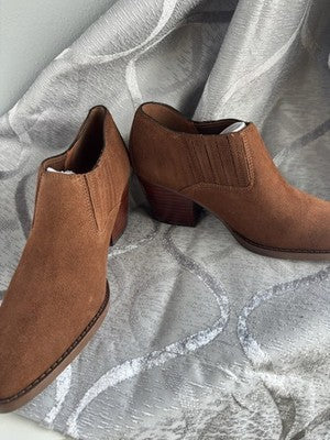 Coach Perri Suede Booties – Brown – Size 8 – New Condition