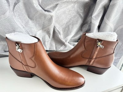 Coach Dannie Leather Saddle Size 8 -FREE SHIPPING!!