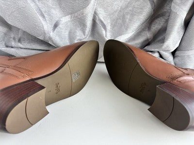 Coach Dannie Leather Saddle Size 8 -FREE SHIPPING!!