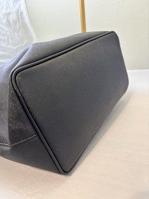 MARC JACOBS BLACK SAFFIANO TOTE- FREE SHIPPING!!