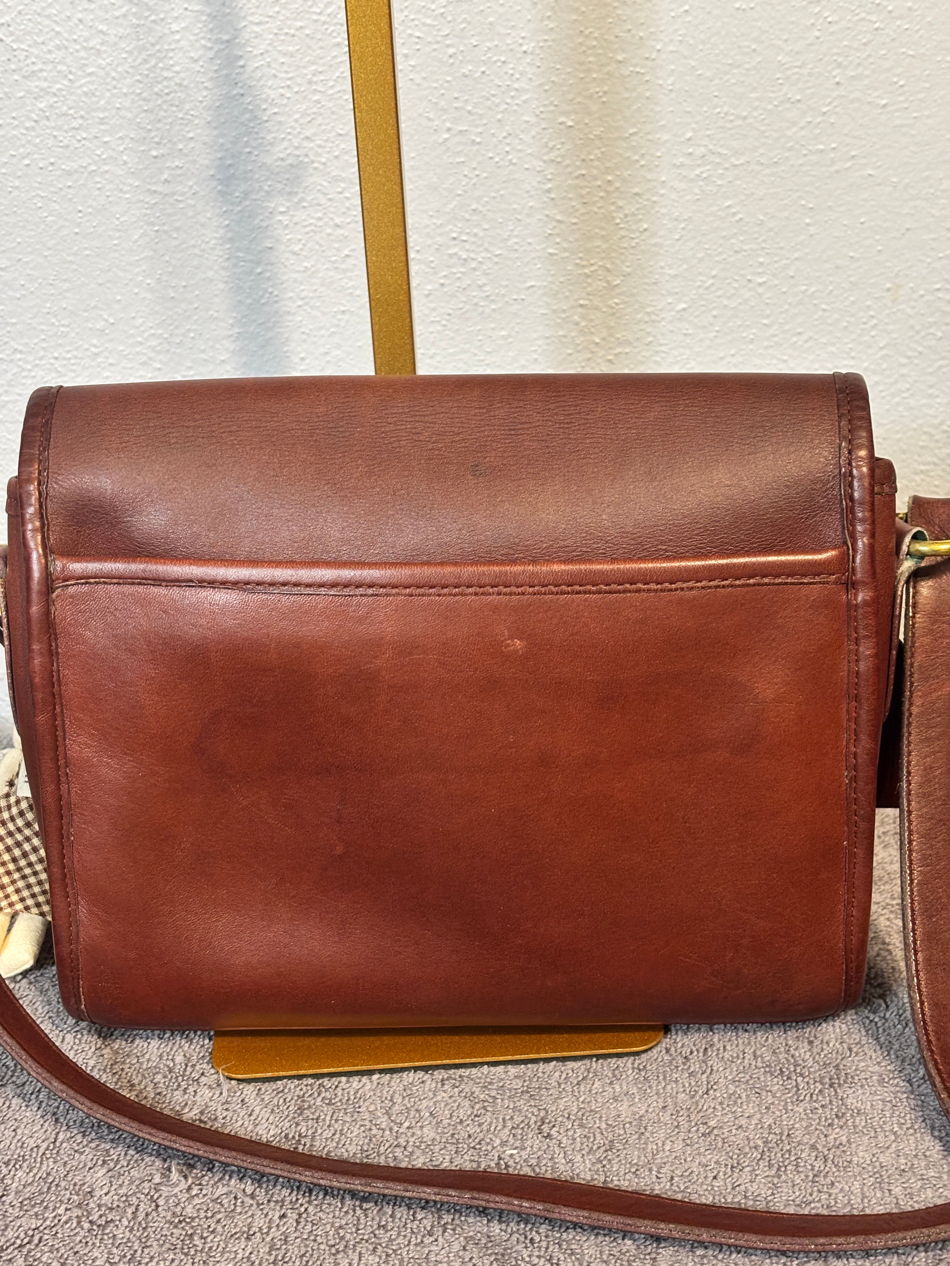 Vintage Coach Devon Bag Bordeaux Leather Crossbody USA 9908 Hangtag