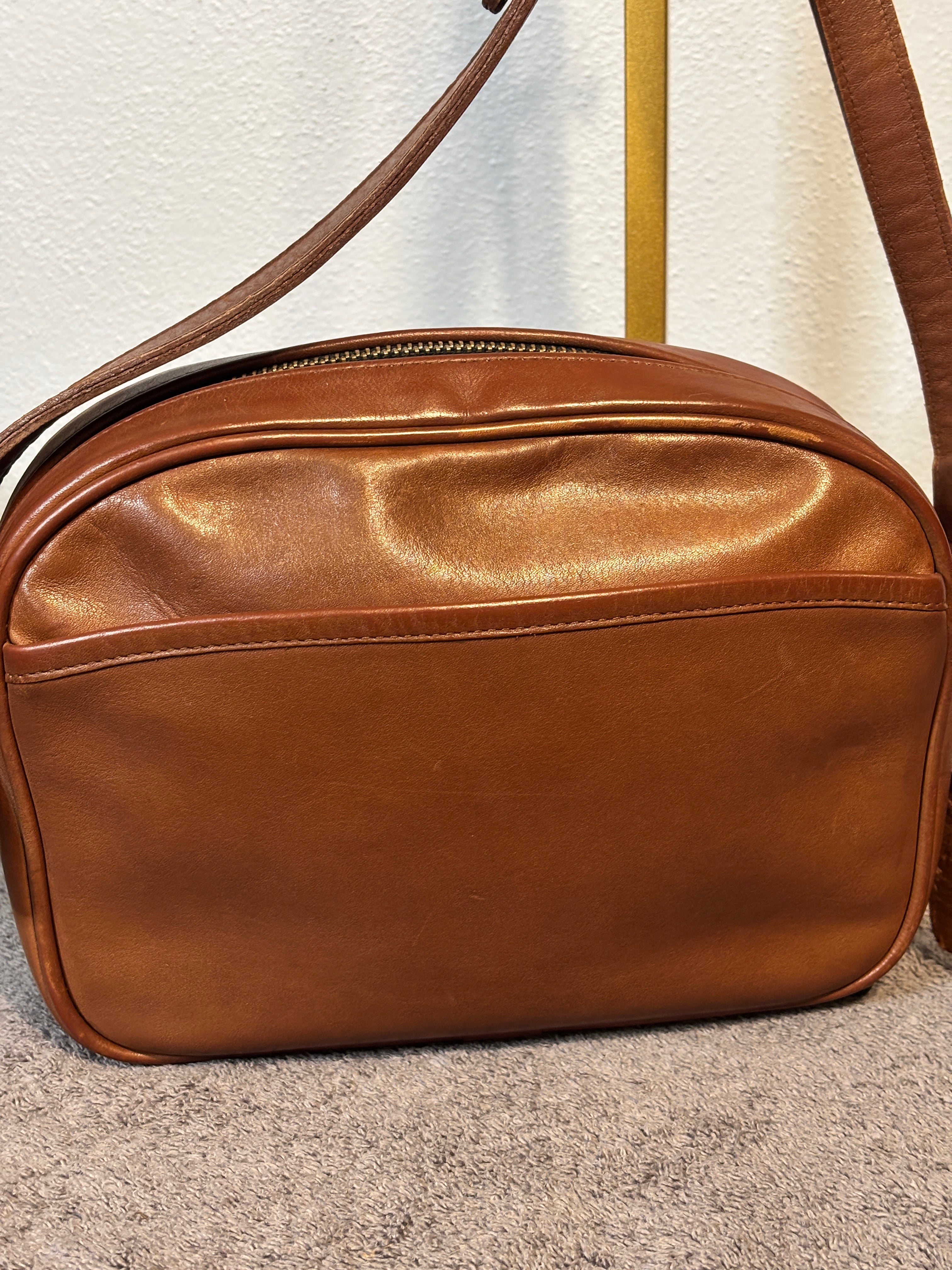 Rare Vintage Coach 4011 Small Camera Bag British Tan Lightweights USA