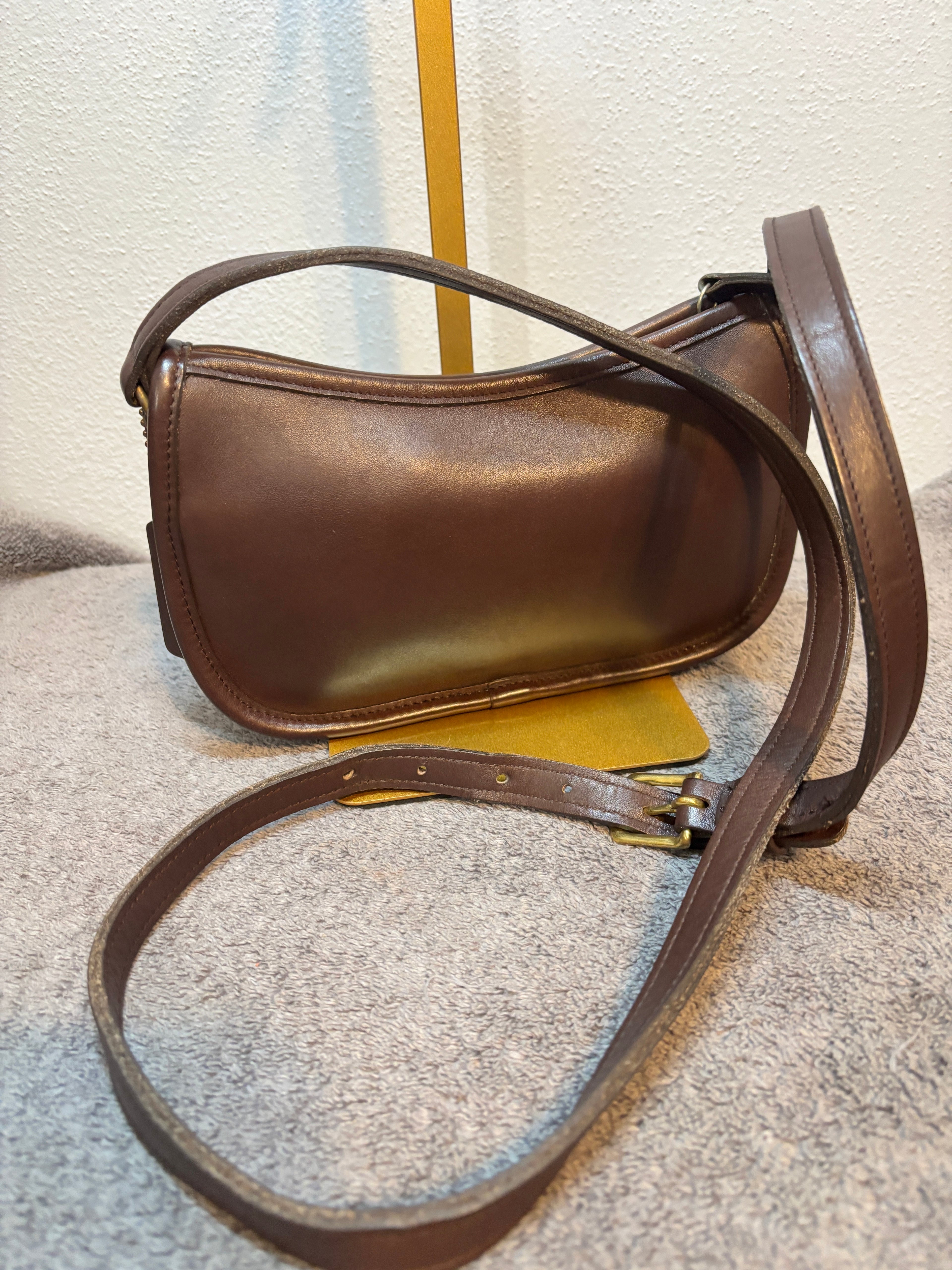Vintage 1989 Coach 9031 Wendie Mahogany Leather Crossbody Shoulder Bag