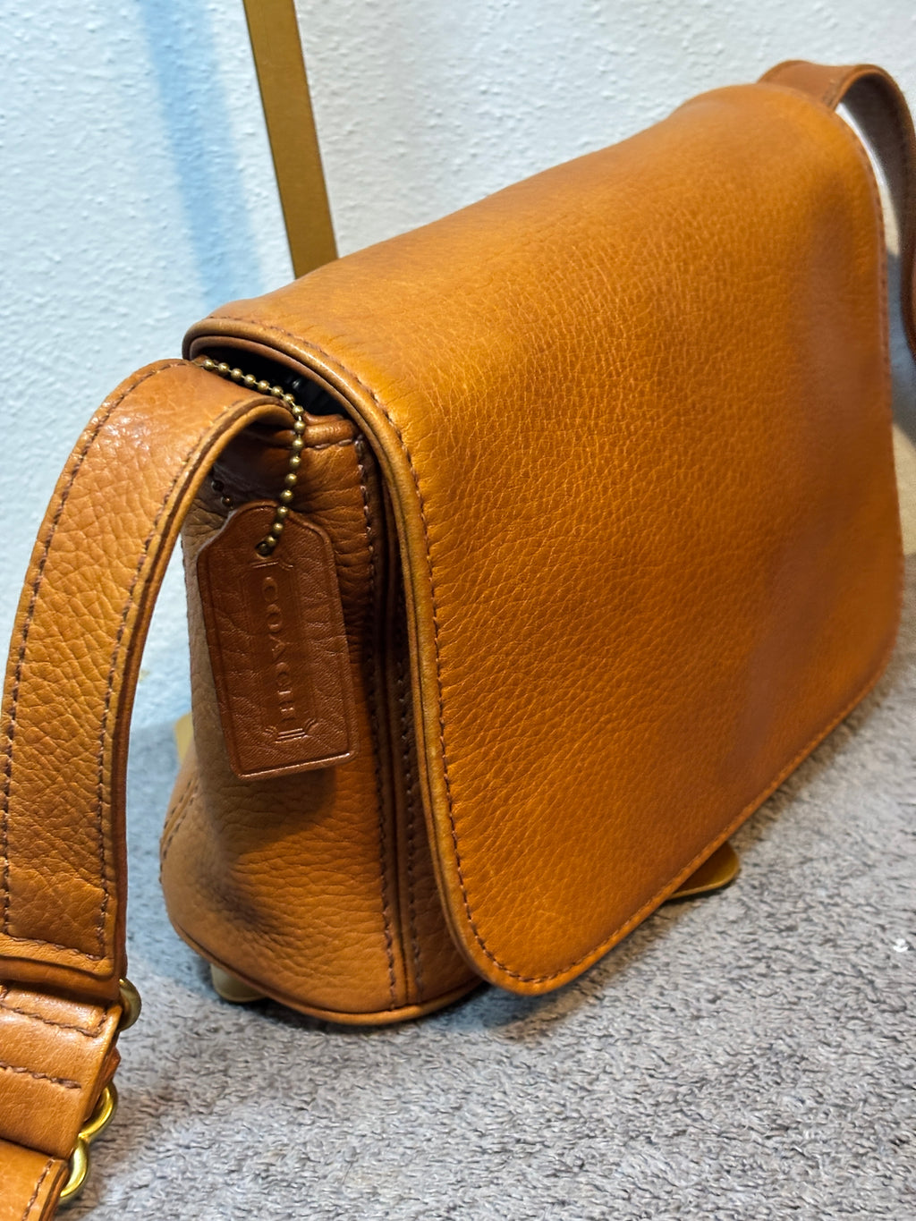 Vintage Coach 4929 Small Full Flap Natural Grain Marigold Leather Crossbody Italy