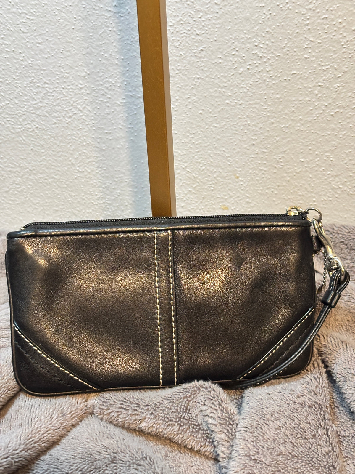 Coach Leatherware Black Leather Wristlet Pouch With Hangtag