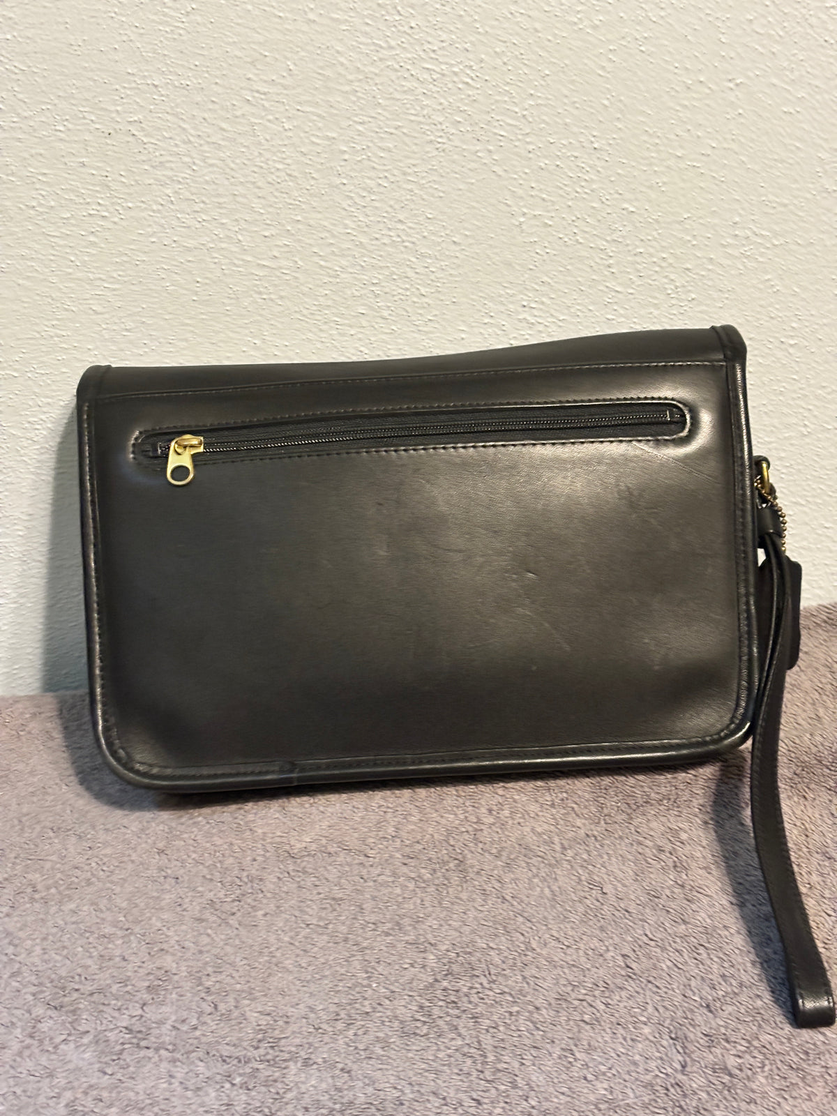 Vintage Coach 9832 Black Leather Turnlock Clutch Wristlet USA 1997