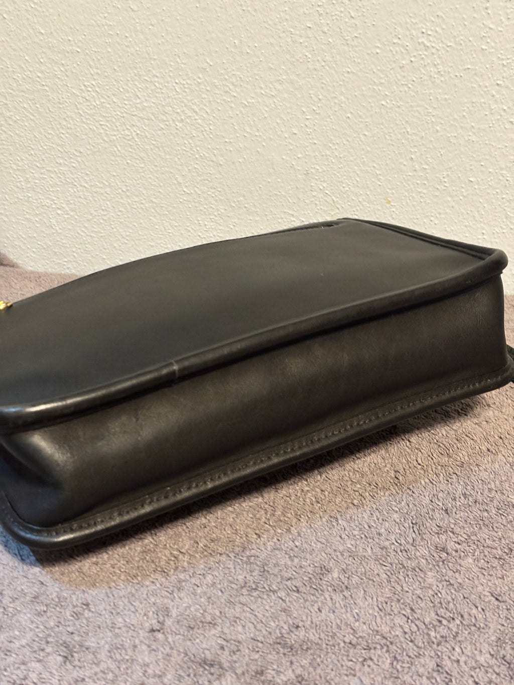 Vintage Coach 9832 Black Leather Turnlock Clutch Wristlet USA 1997