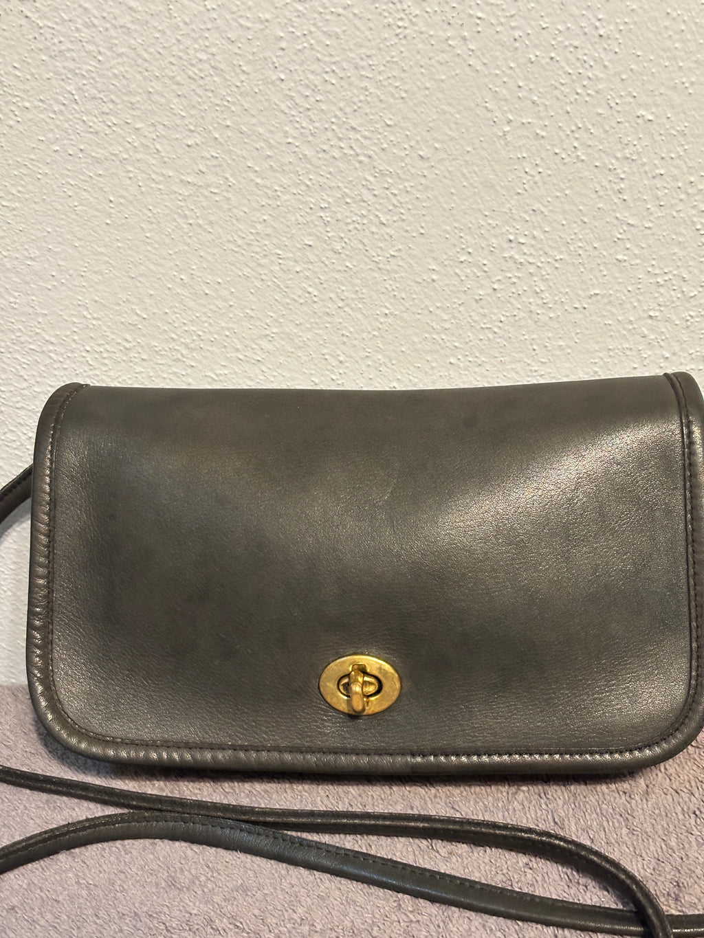 Vintage Coach Dinky 9375 Flannel Gray Leather Crossbody Bag Pre 1994