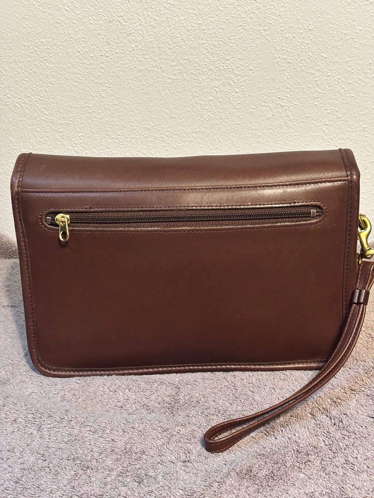 Vintage Coach 9832 Mahogany Leather Turnlock Clutch Wristlet Costa Rica 1999