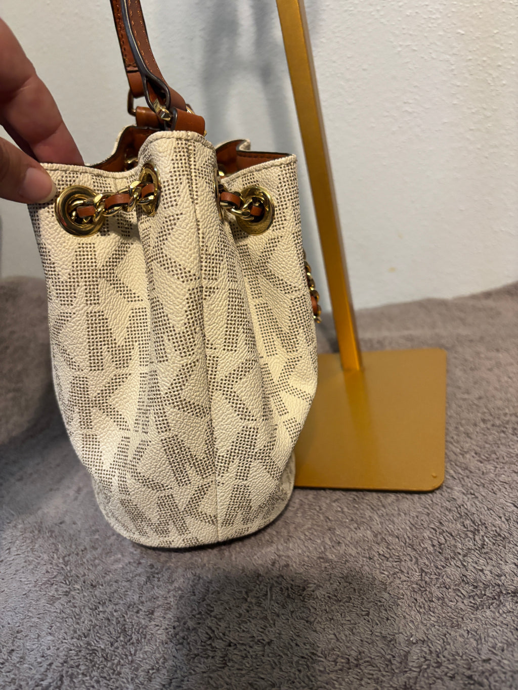Michael Kors Vanilla Signature Logo Small Bucket Bag Drawstring Crossbody