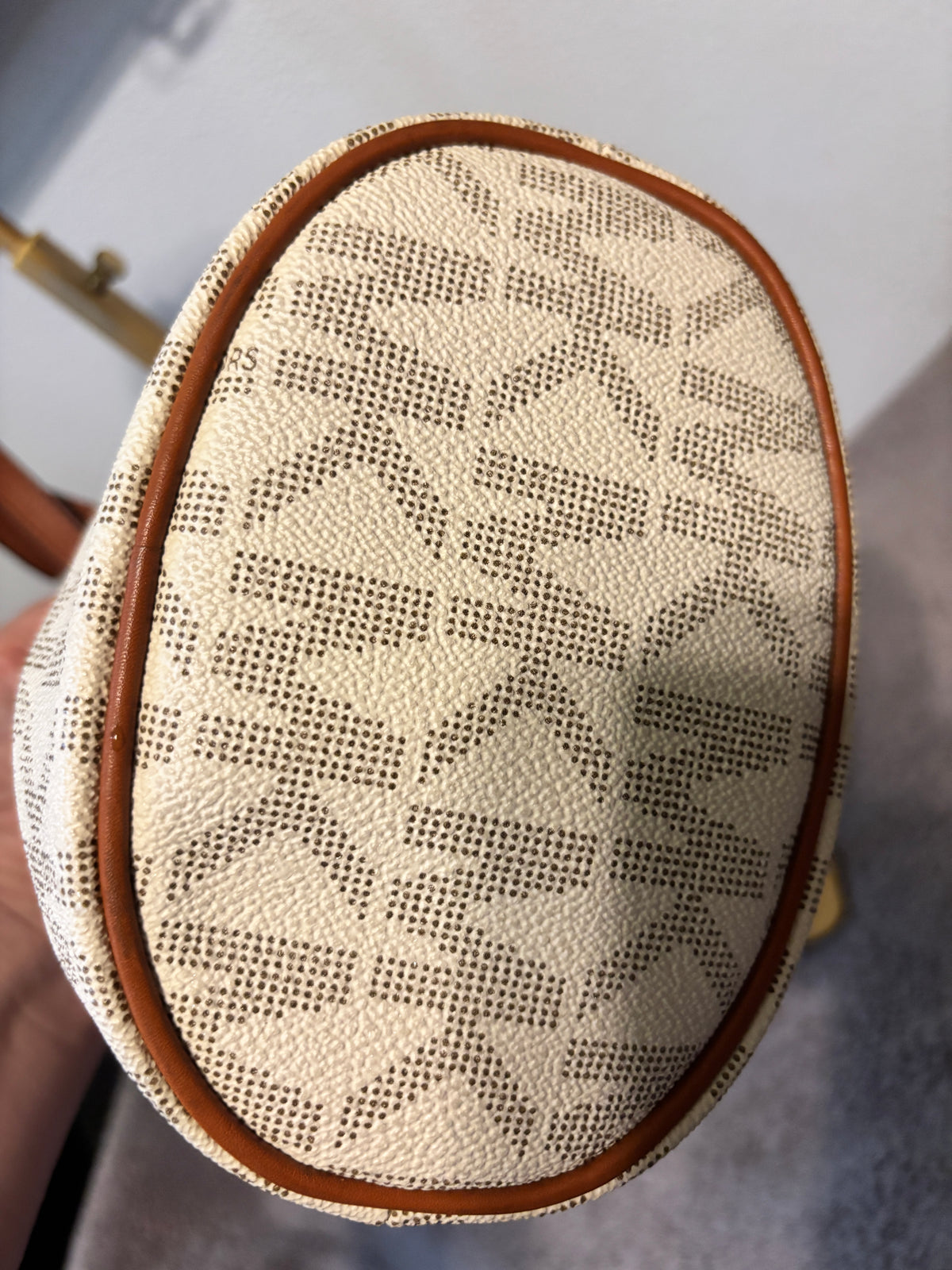 Michael Kors Vanilla Signature Logo Small Bucket Bag Drawstring Crossbody