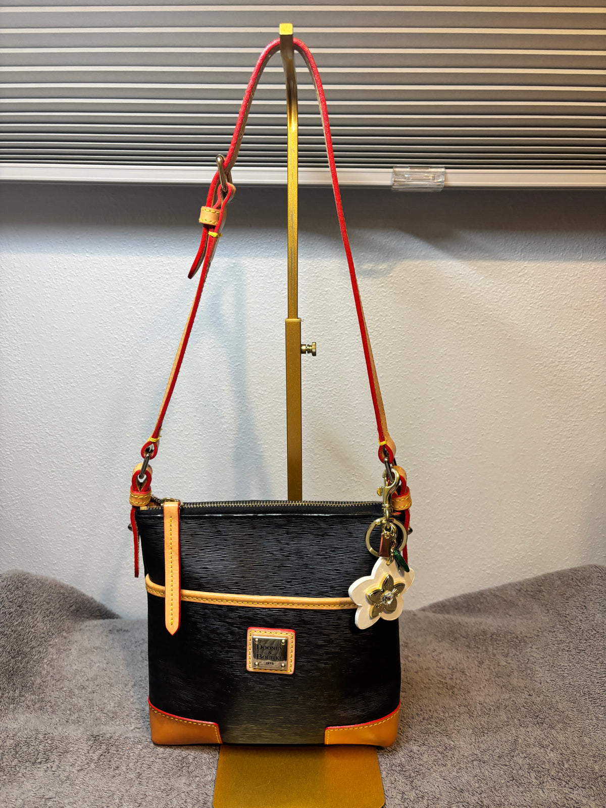 Dooney Bourke fine striated leather Small Everyday Crossbody Black Tan Leather