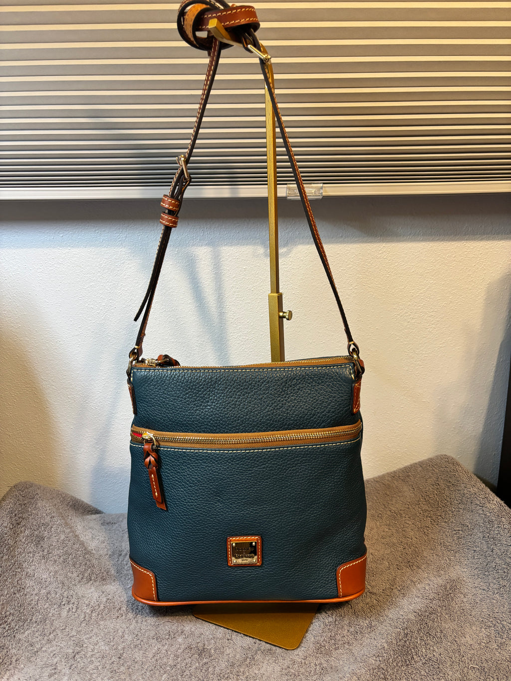 Dooney Bourke Pebble Leather Small Everyday Crossbody Teal Blue Tan Trim