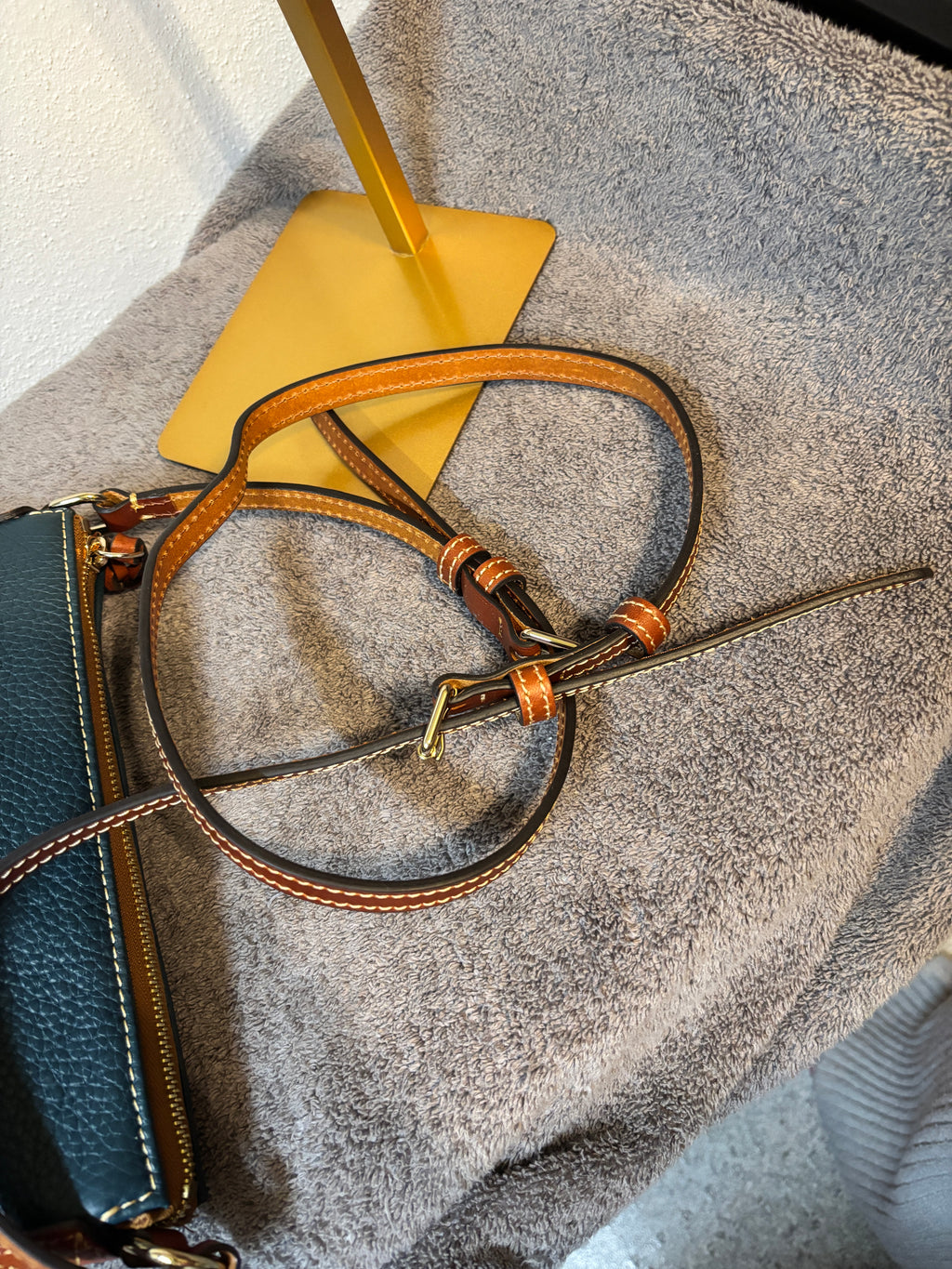 Dooney Bourke Pebble Leather Small Everyday Crossbody Teal Blue Tan Trim
