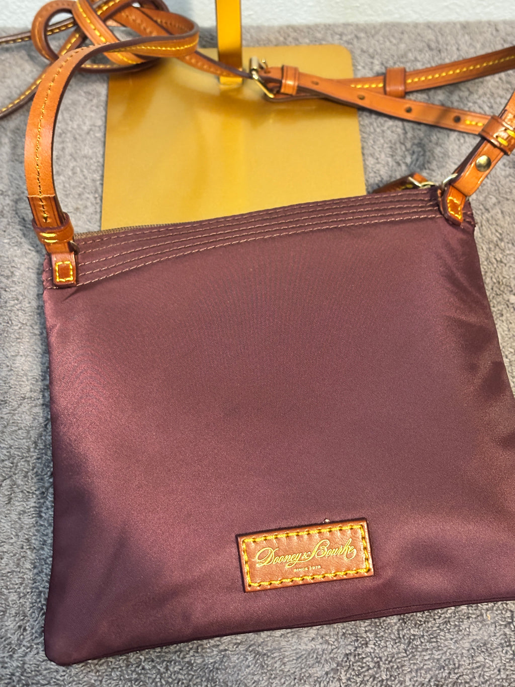 🍷🦆 DOONEY & BOURKE Burgundy Double Zip Crossbody | EXCELLENT! ✨🤎