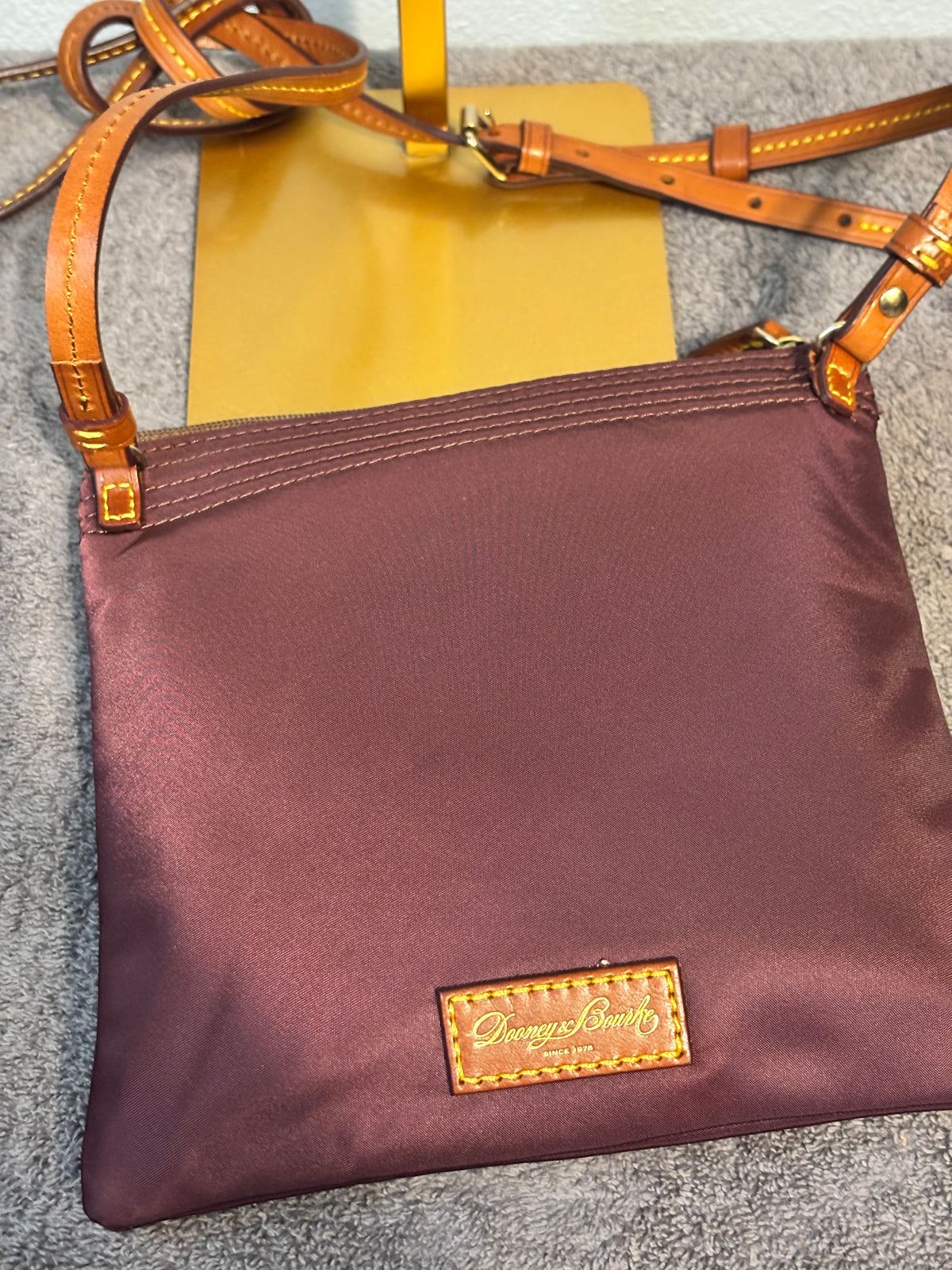 🍷🦆 DOONEY & BOURKE Burgundy Double Zip Crossbody | EXCELLENT! ✨🤎