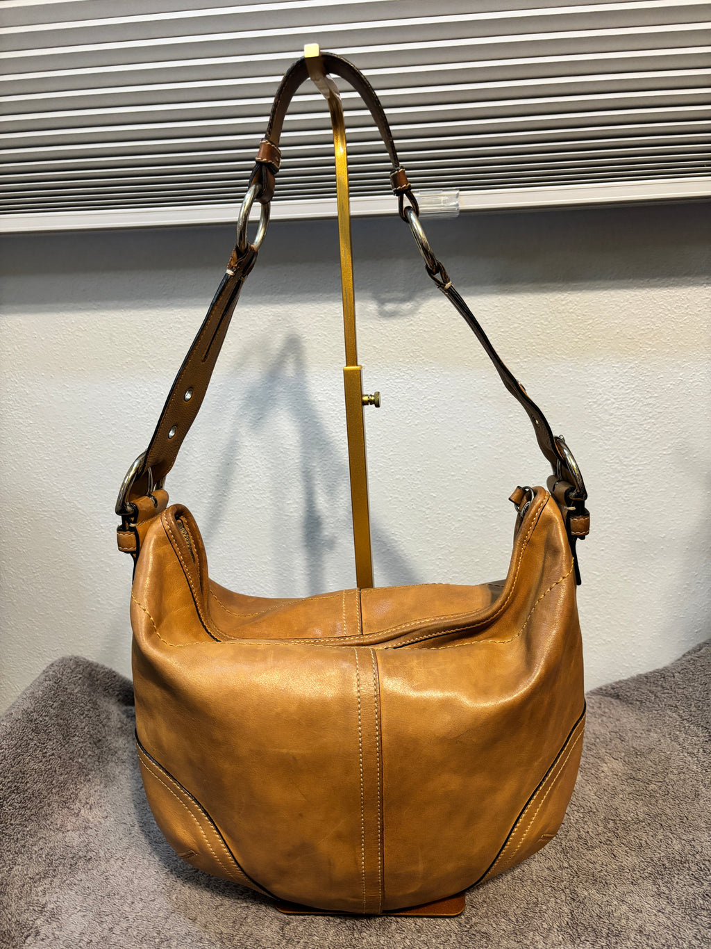 🤎✨ Vintage 2005 Coach Soho Leather Hobo Bag #3651 | Camel | Y2K Shoulder Bag 👜