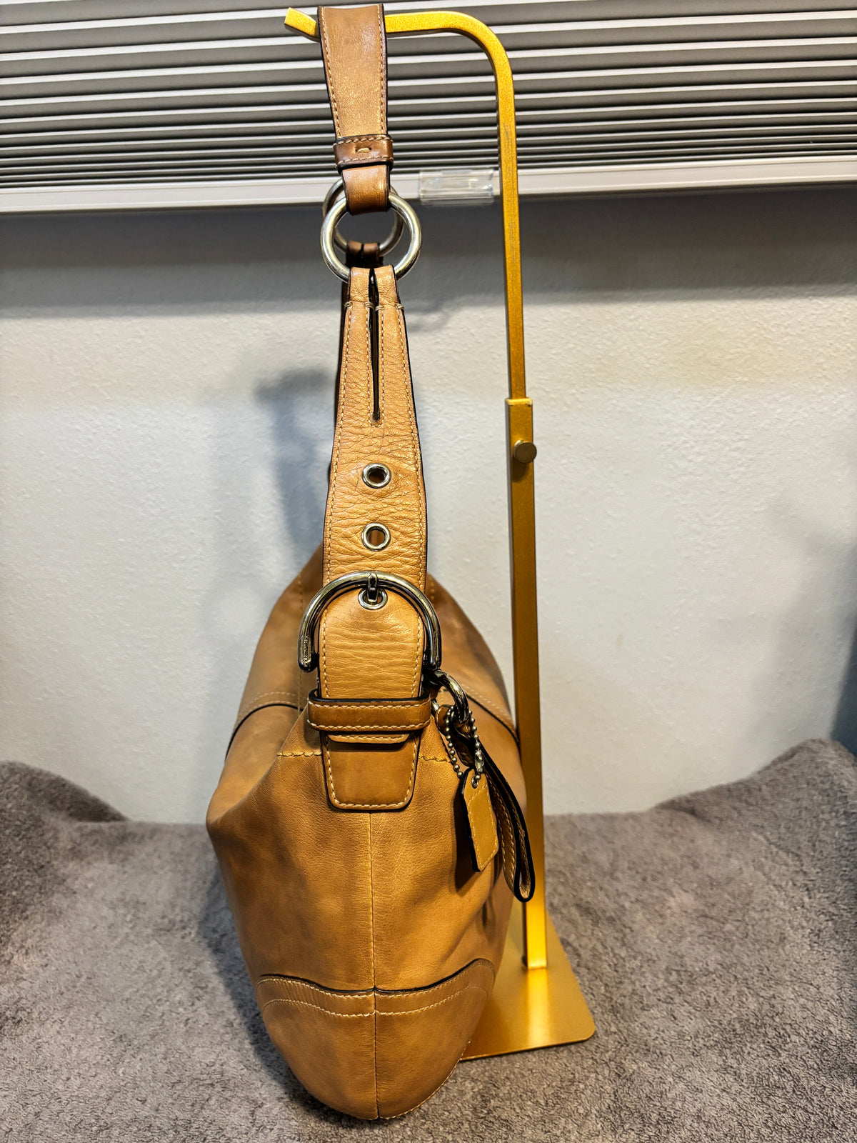 🤎✨ Vintage 2005 Coach Soho Leather Hobo Bag #3651 | Camel | Y2K Shoulder Bag 👜