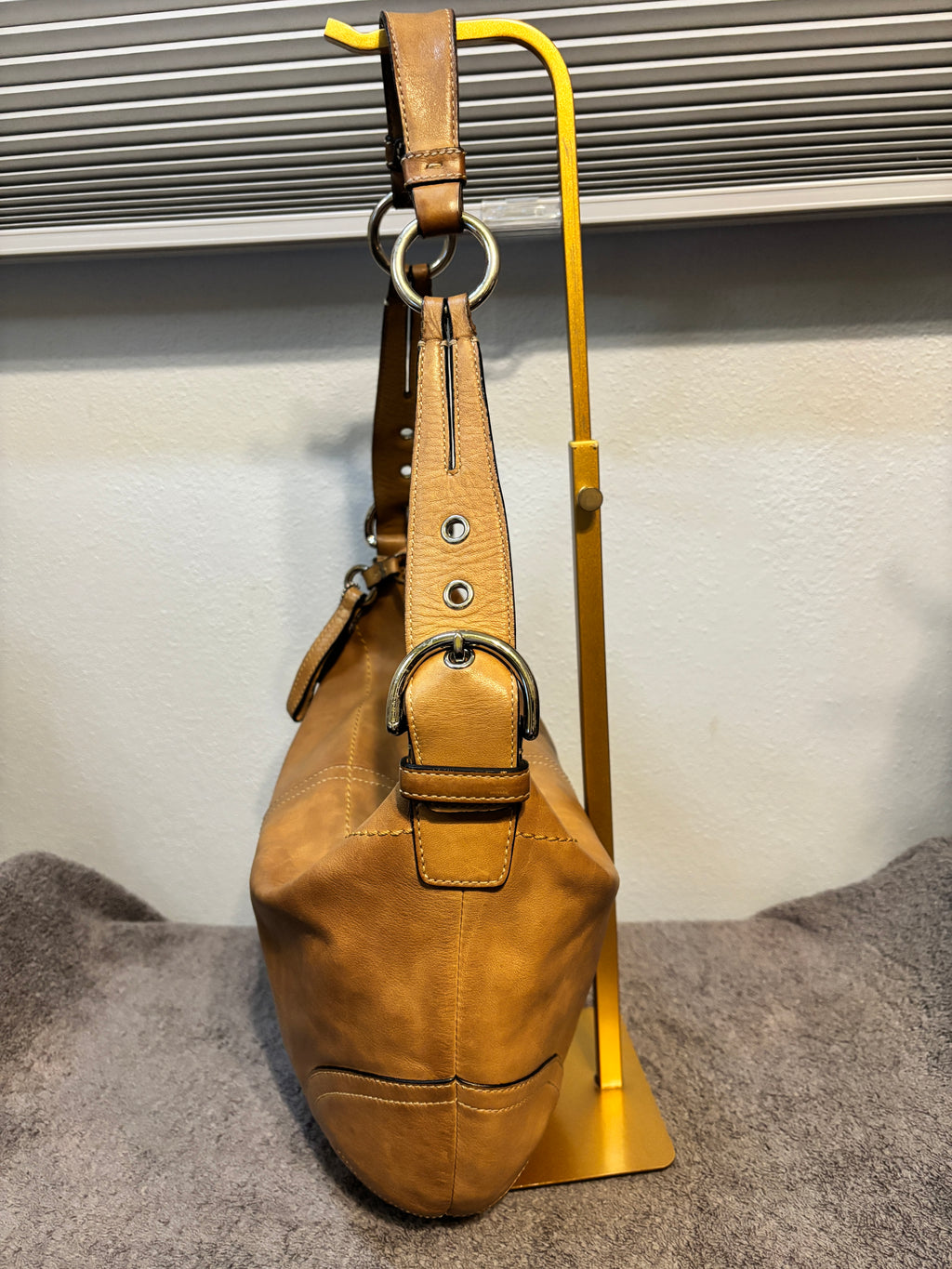 🤎✨ Vintage 2005 Coach Soho Leather Hobo Bag #3651 | Camel | Y2K Shoulder Bag 👜