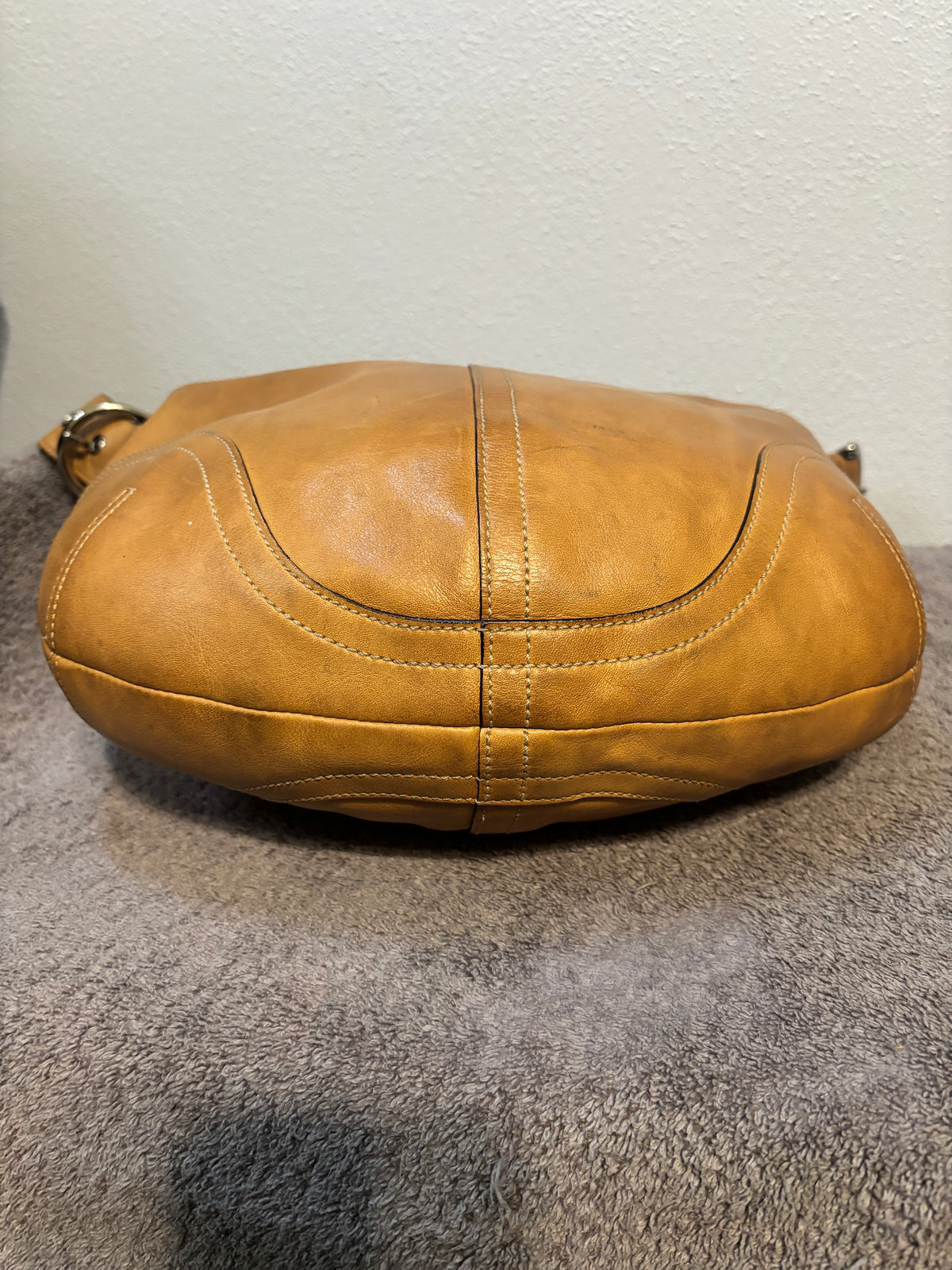 🤎✨ Vintage 2005 Coach Soho Leather Hobo Bag #3651 | Camel | Y2K Shoulder Bag 👜