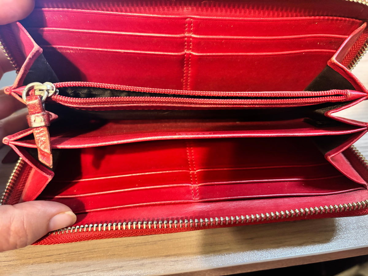 ❤️✨ Coach Red Signature C Zip-Around Wallet | Red Leather Trim 💋