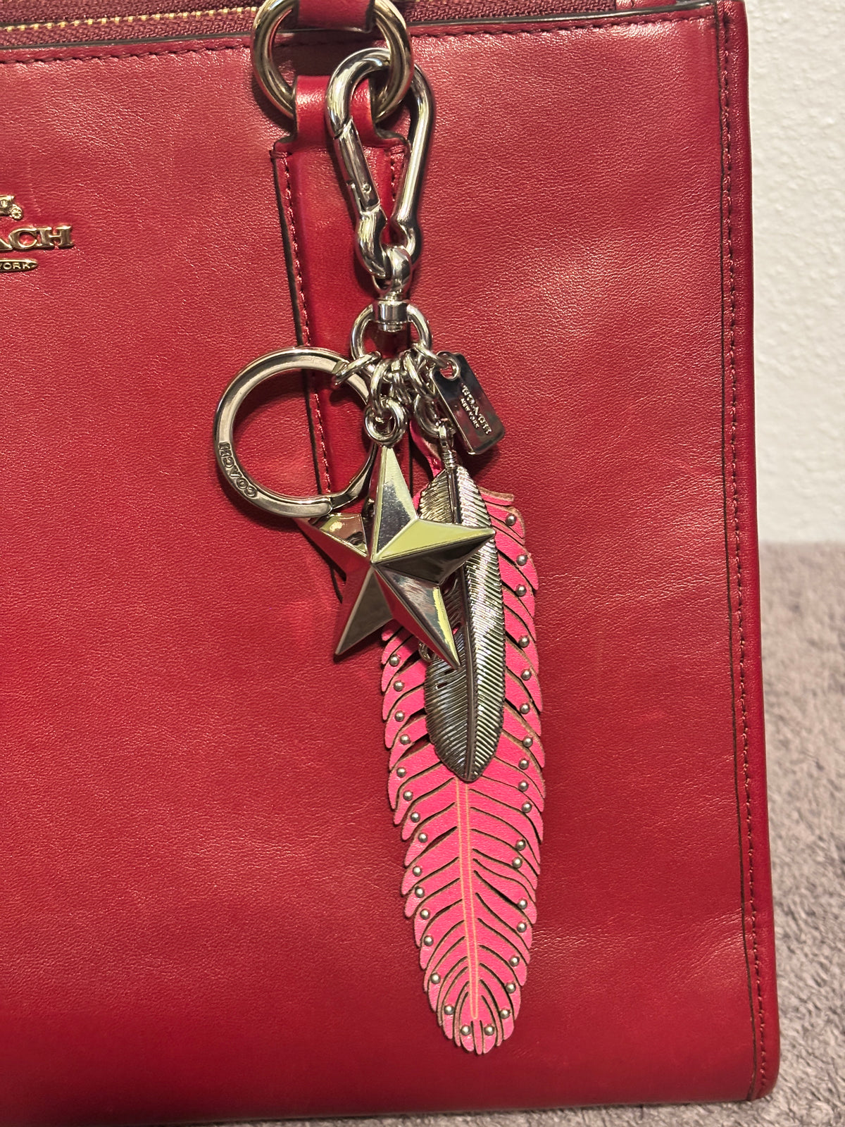 💕 Coach Raspberry Leather Feather Bag Charm | Silver Star & Feather ⭐