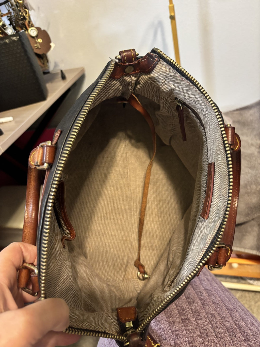 Dooney & Bourke Florentine Vachetta Leather Satchel – Black & Tan – Top Handle