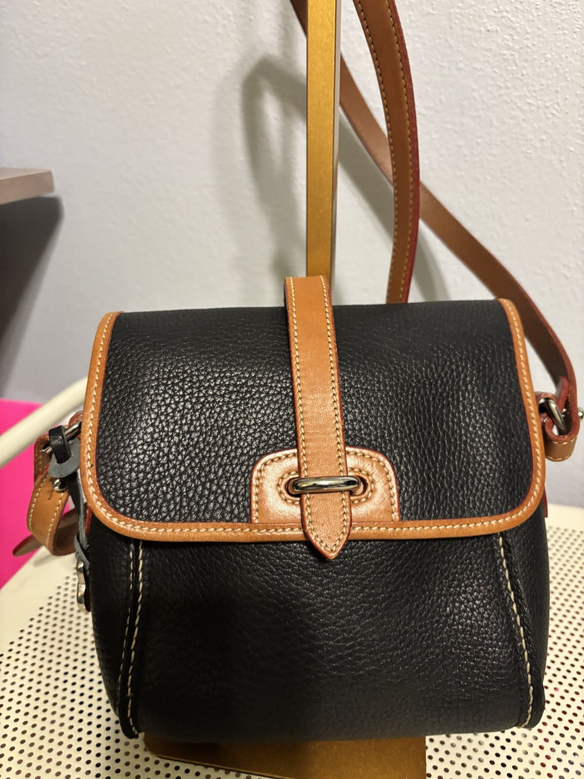 DOONEY & BOURKE BLACK PEBBLE ESSEX CROSSBODY