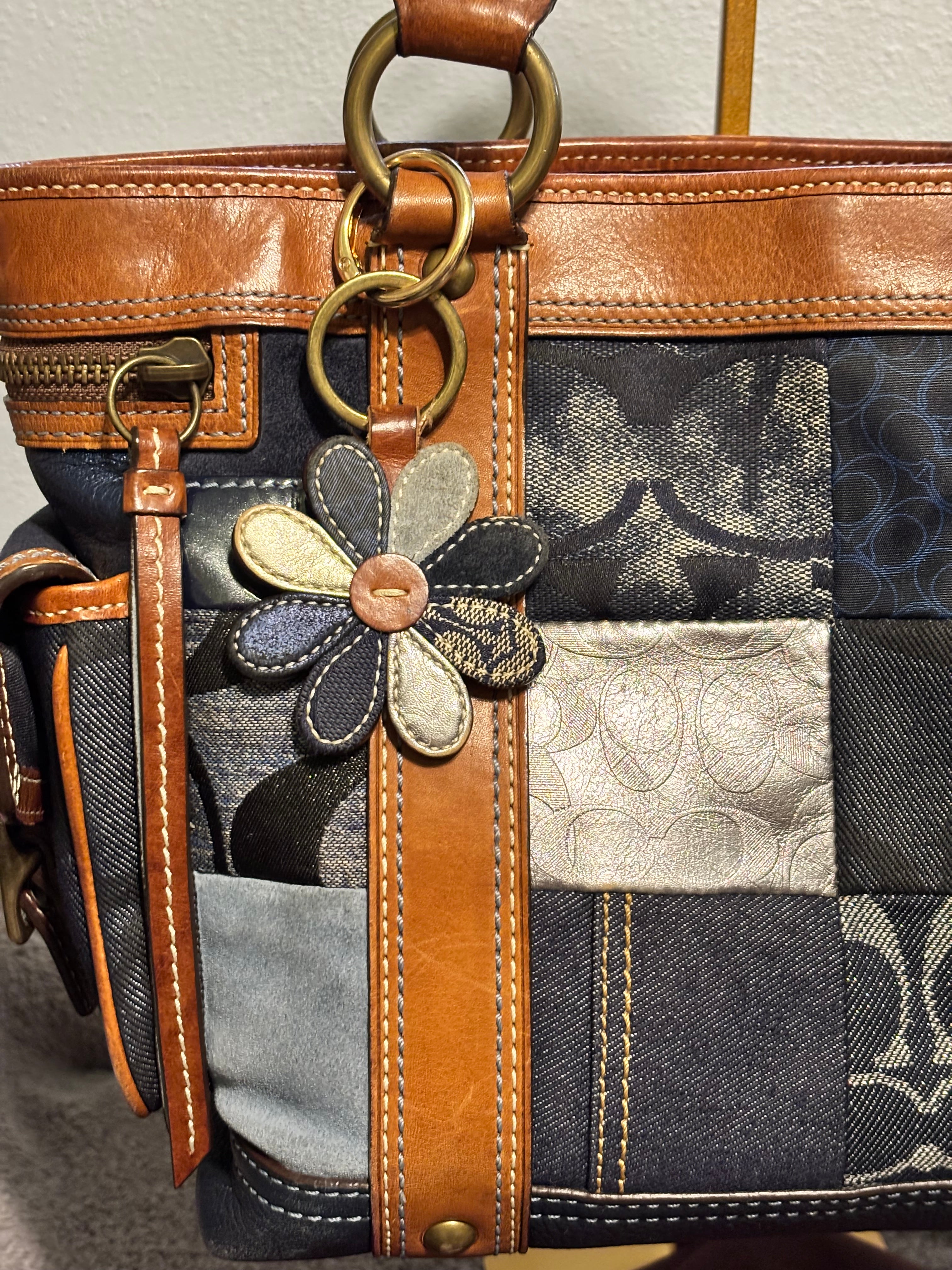 Vintage Coach Denim Patchwork Shoulder Bag Model 10002 + Daisy Charm – Excellent Condition