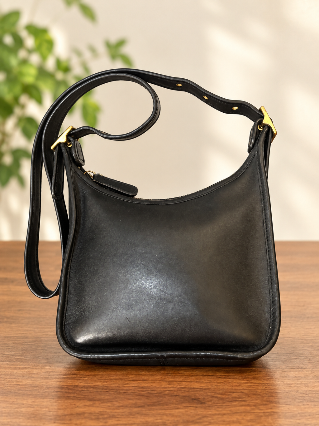 Vintage 2004 Coach Janice's Legacy 9950 Black Leather Crossbody Bag