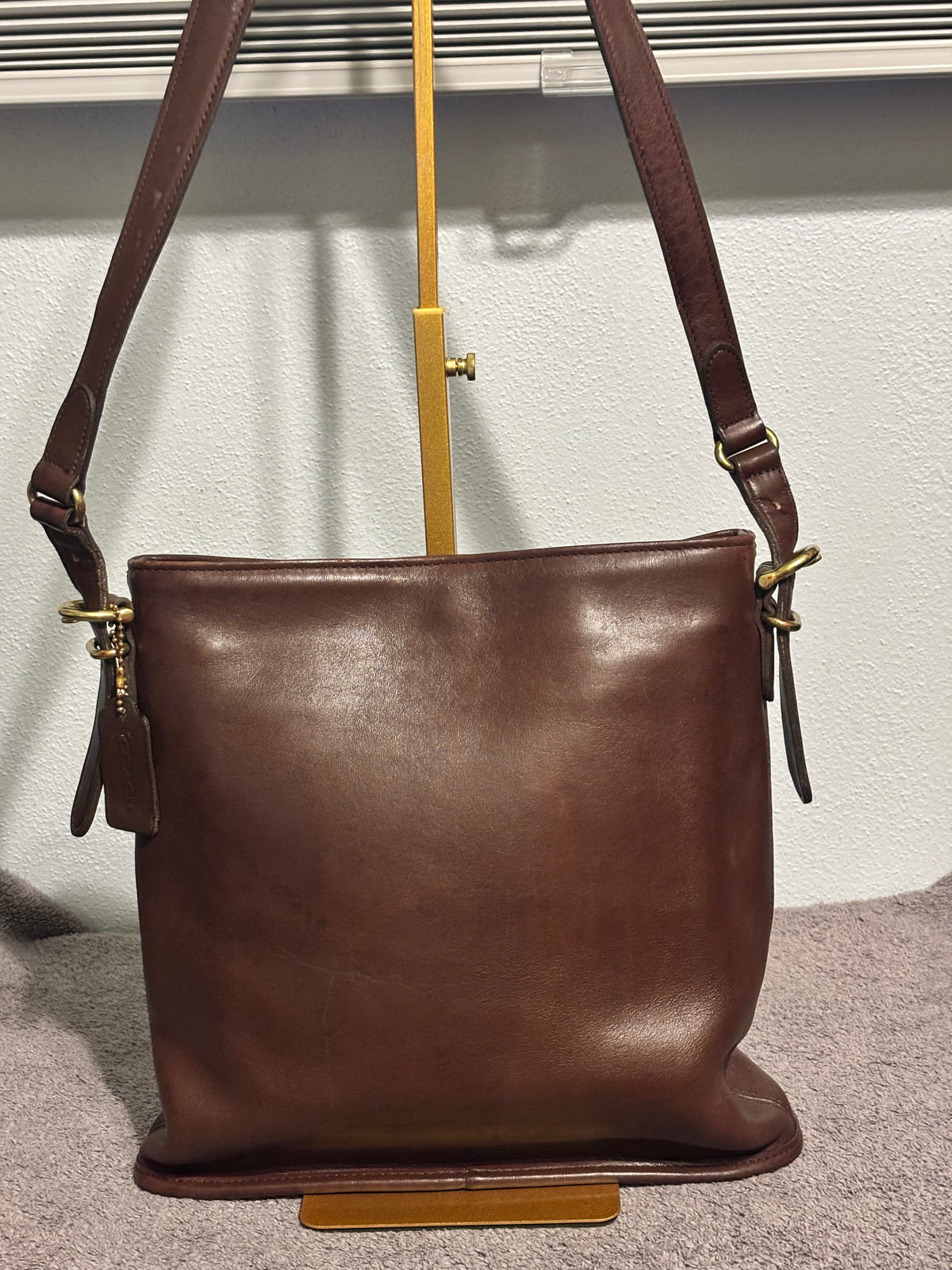 Vintage Coach Equestrian Slim Bucket Bag 9806 Brown Leather USA 1997